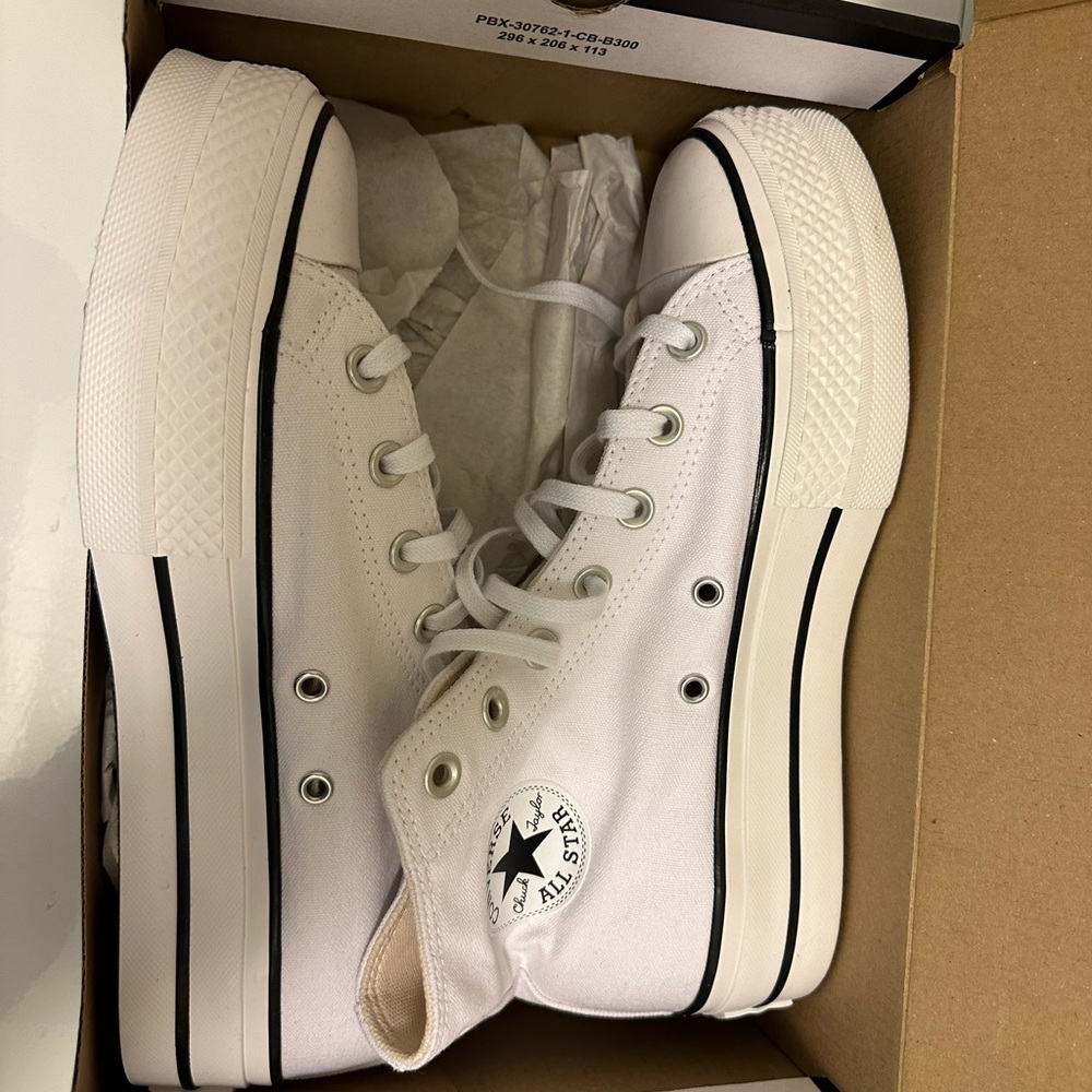 Brand new in box Converse platform sneakers
